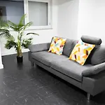 Stylish - Garden - Great Transport Links And Parking شقة *