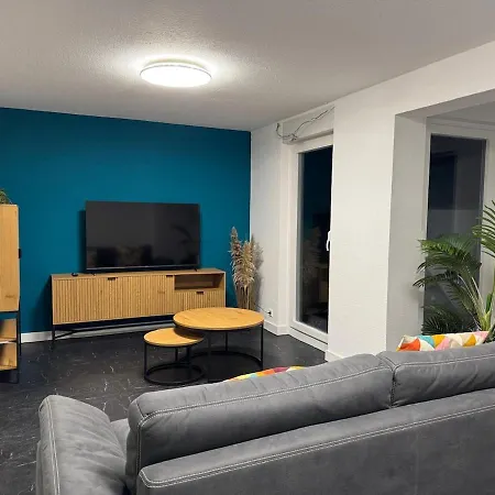 Stylish - Garden - Great Transport Links And Parking