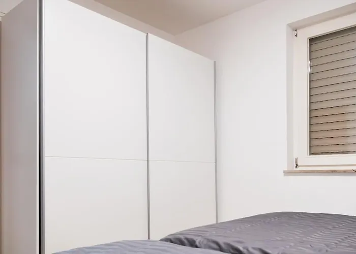 Stylish - Garden - Great Transport Links And Parking