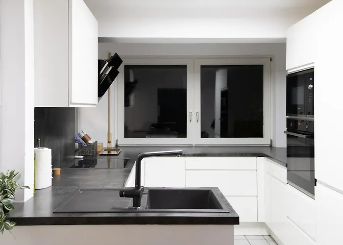 Stylish - Garden - Great Transport Links And Parking * Stuttgart